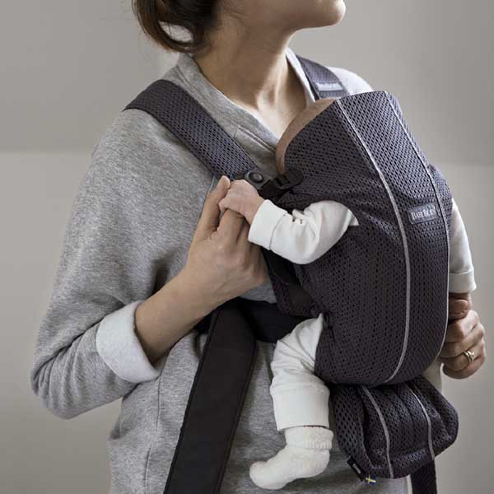 Marsupiu anatomic Mini Anthracite 3D Mesh - BabyBjorn 9