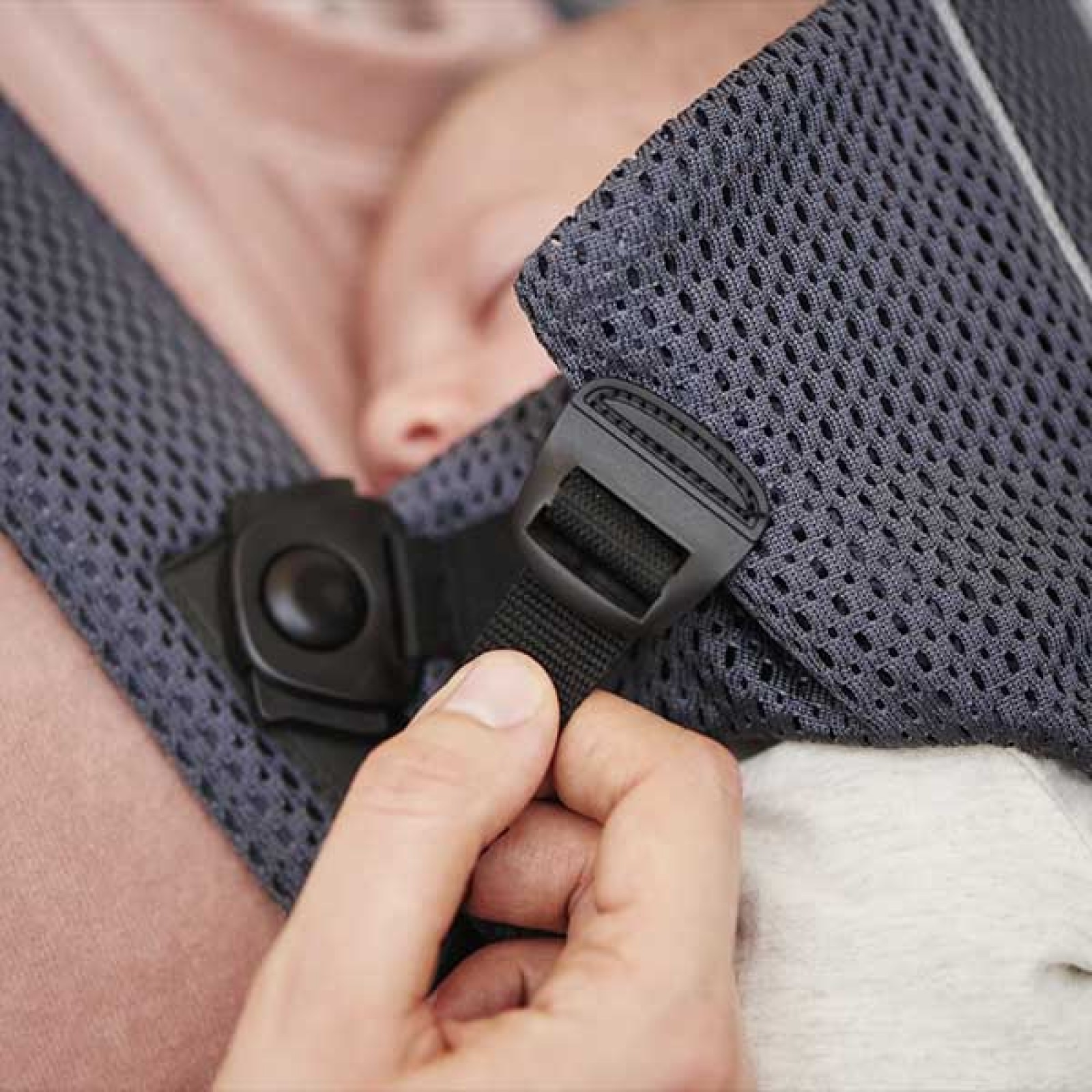 Marsupiu anatomic Mini Anthracite 3D Mesh - BabyBjorn 11