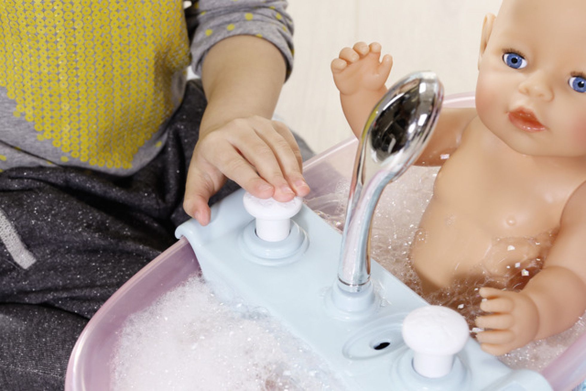 Cada de baie interactiva cu spuma pentru papusi - BABY born 4