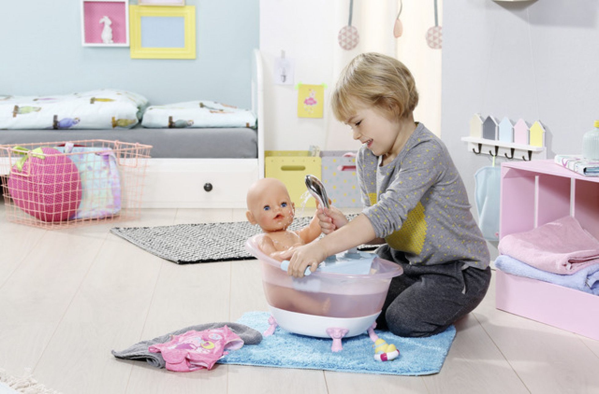 Cada de baie interactiva cu spuma pentru papusi - BABY born 7