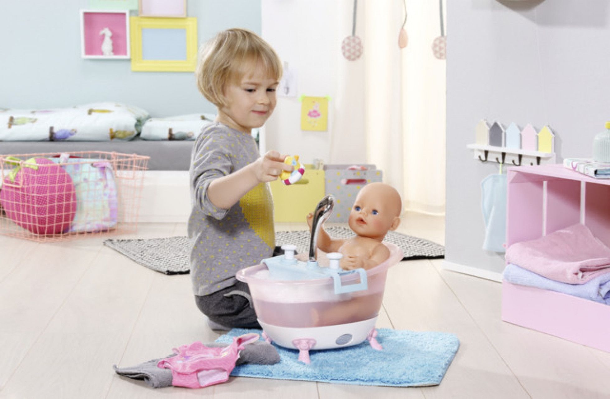 Cada de baie interactiva cu spuma pentru papusi - BABY born 11