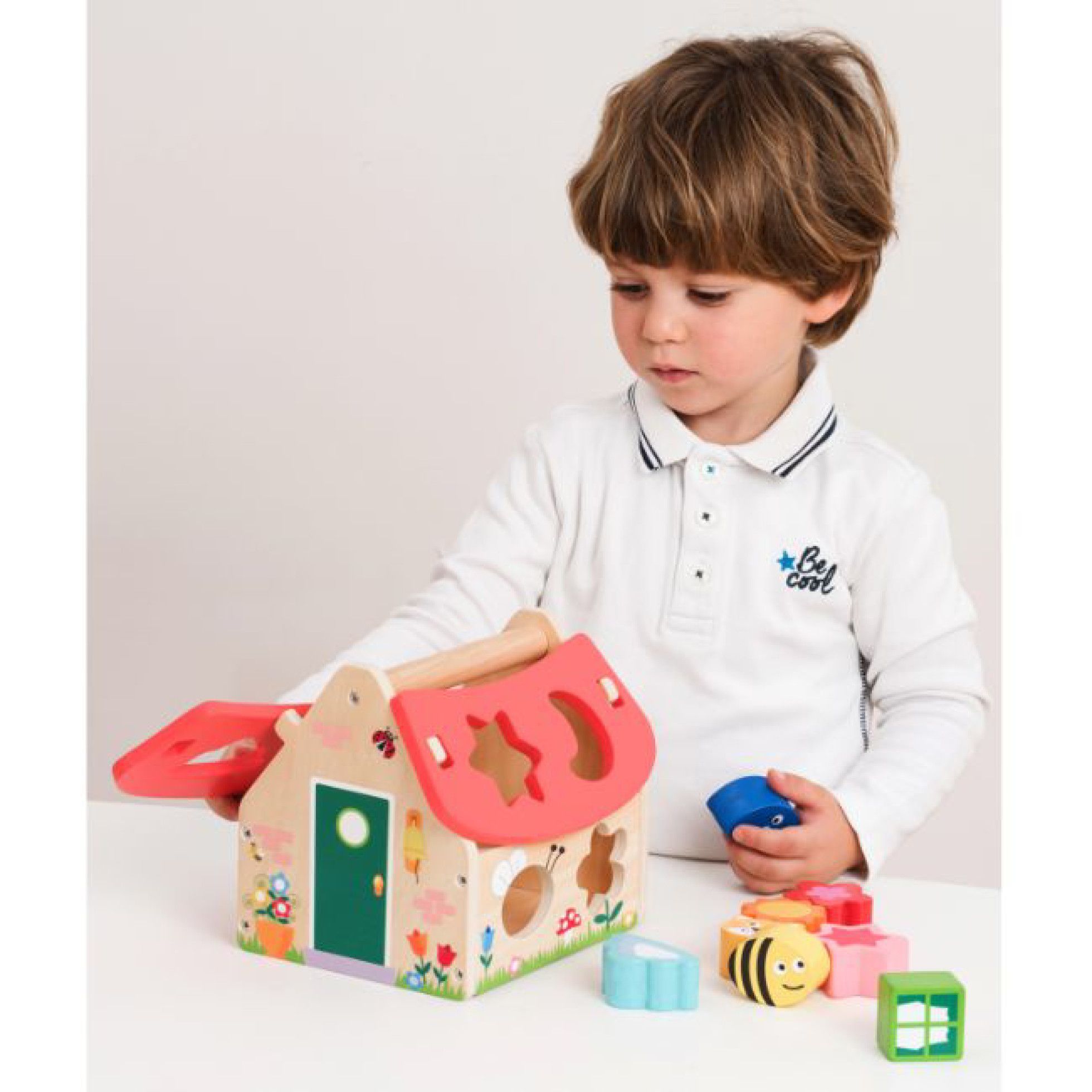 Casuta Shape Sorter cu forme - New Classic Toys 6