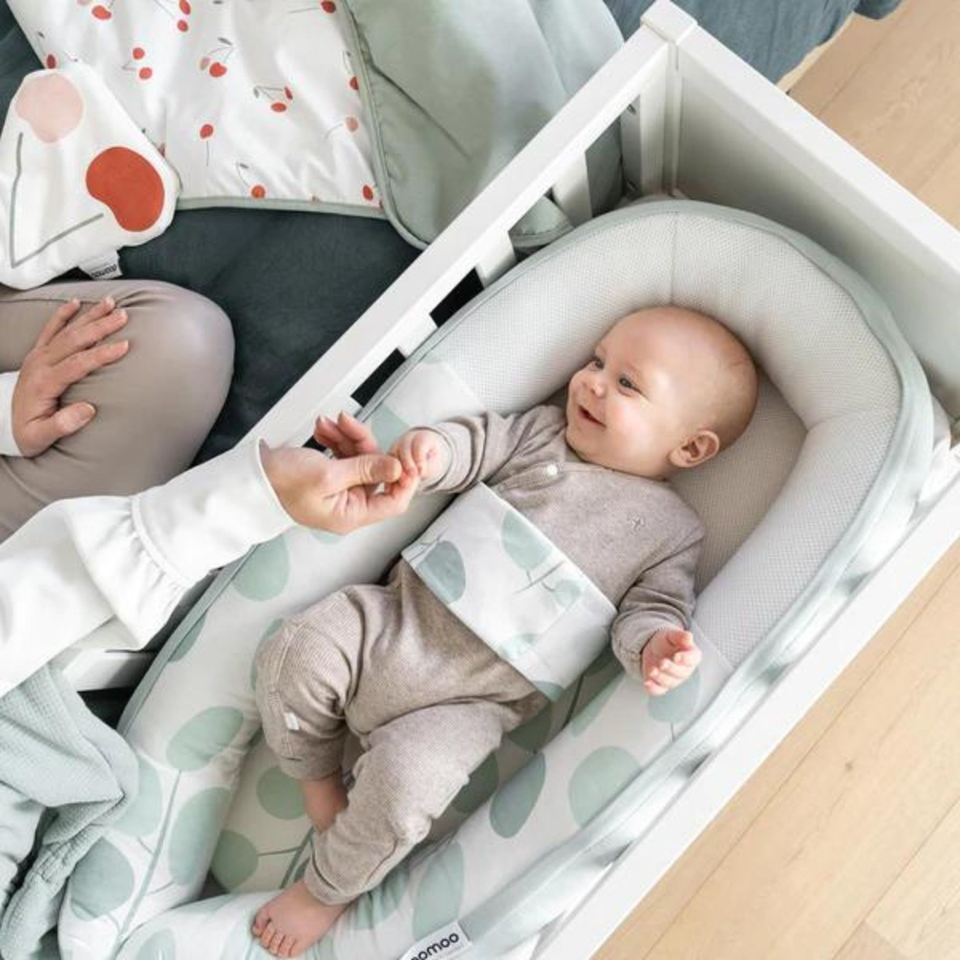 Baby Nest din bumbac organic Cocoon Leaves Aqua Green - Doomoo 3