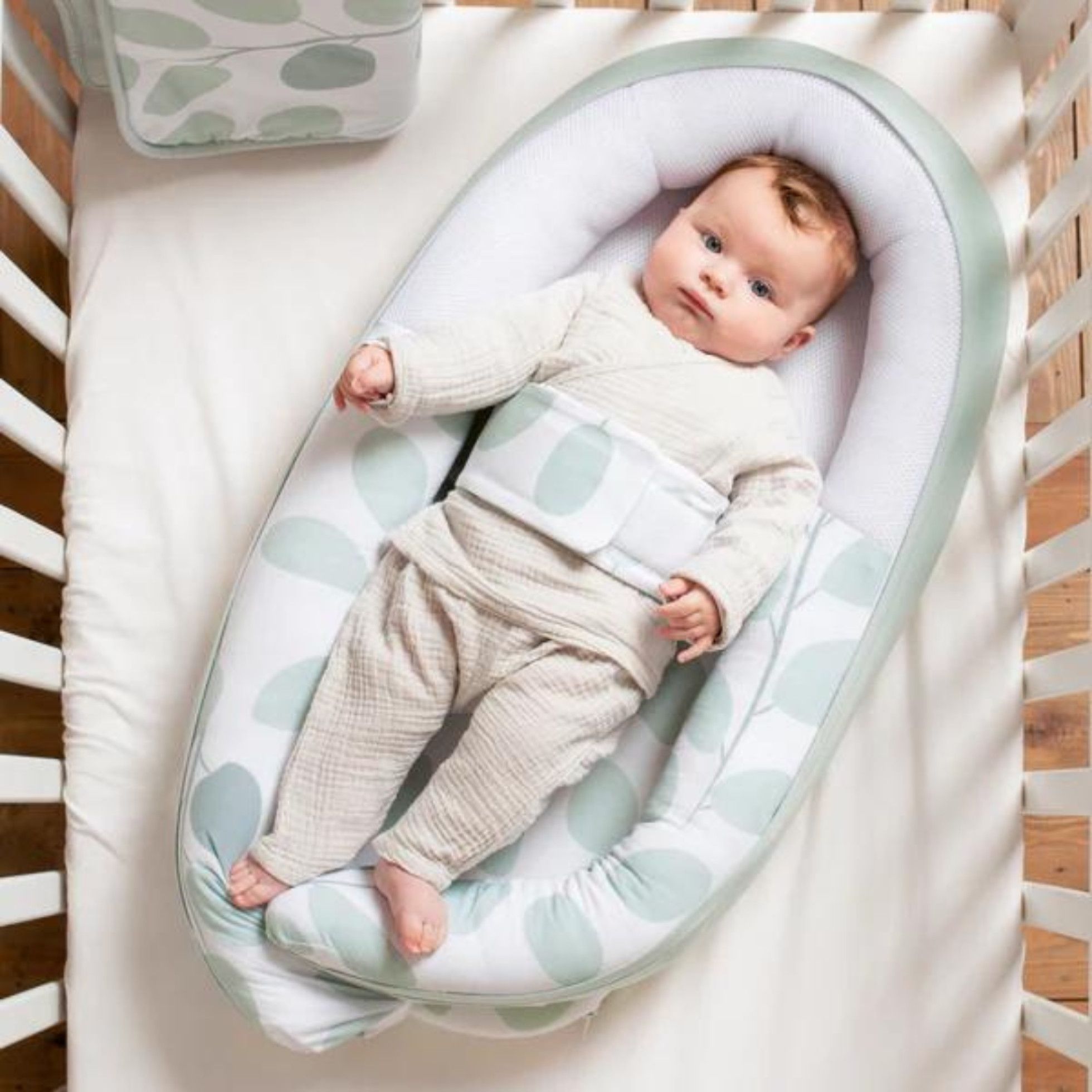 Baby Nest din bumbac organic Cocoon Leaves Aqua Green - Doomoo 6