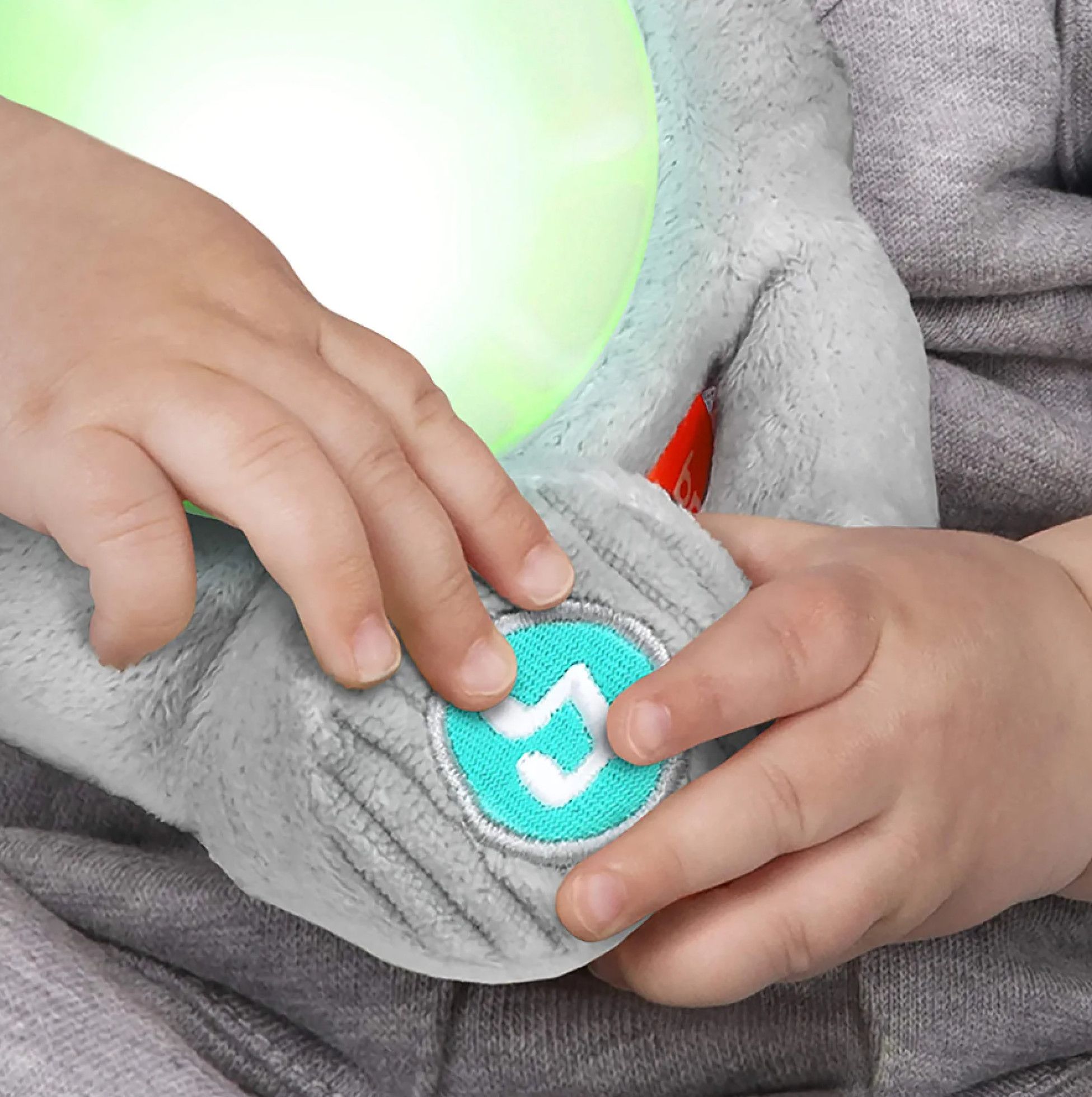 Jucarie interactiva Hug a Bye Baby Elephant - Bright Starts 8