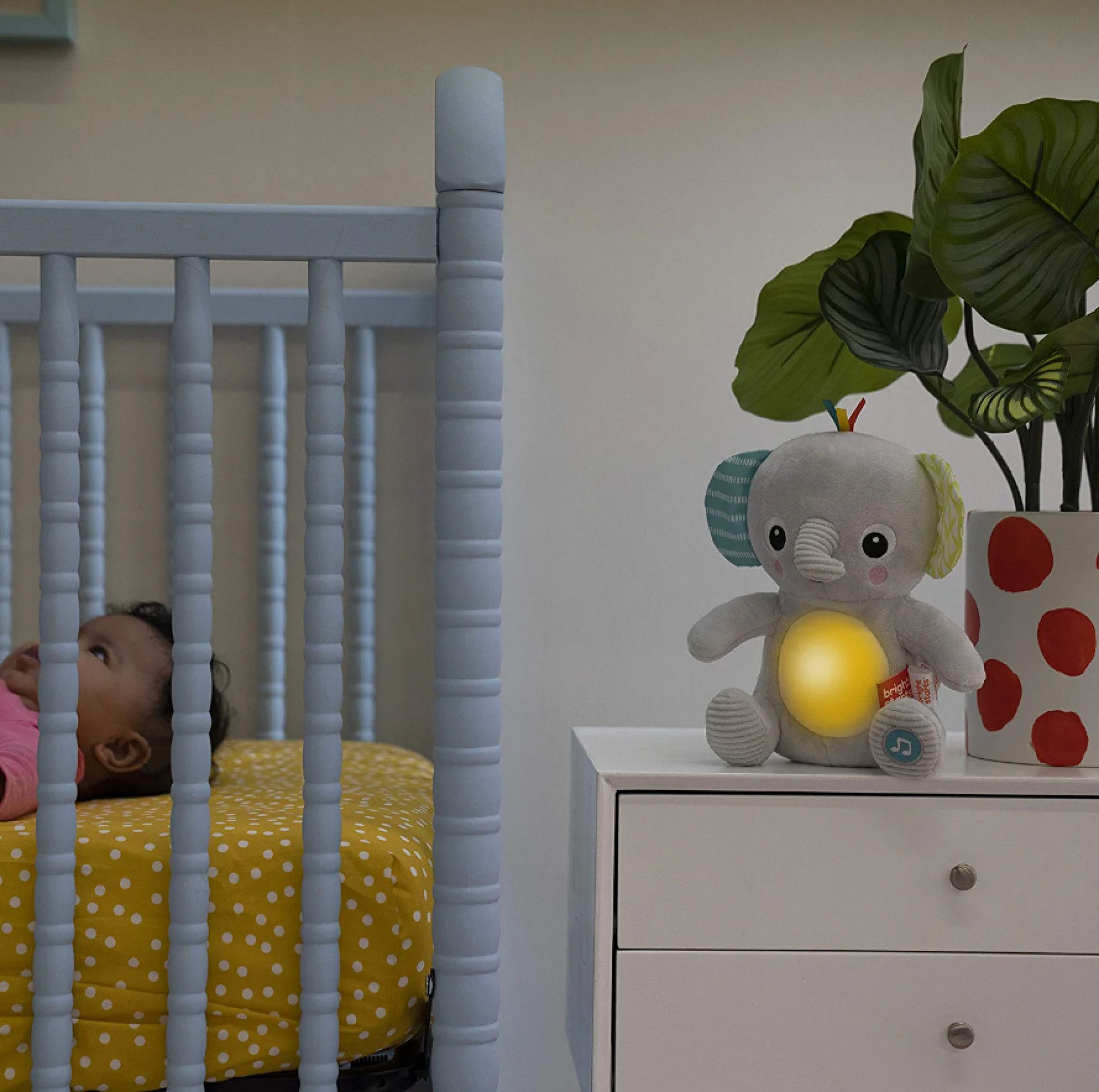 Jucarie interactiva Hug a Bye Baby Elephant - Bright Starts 10