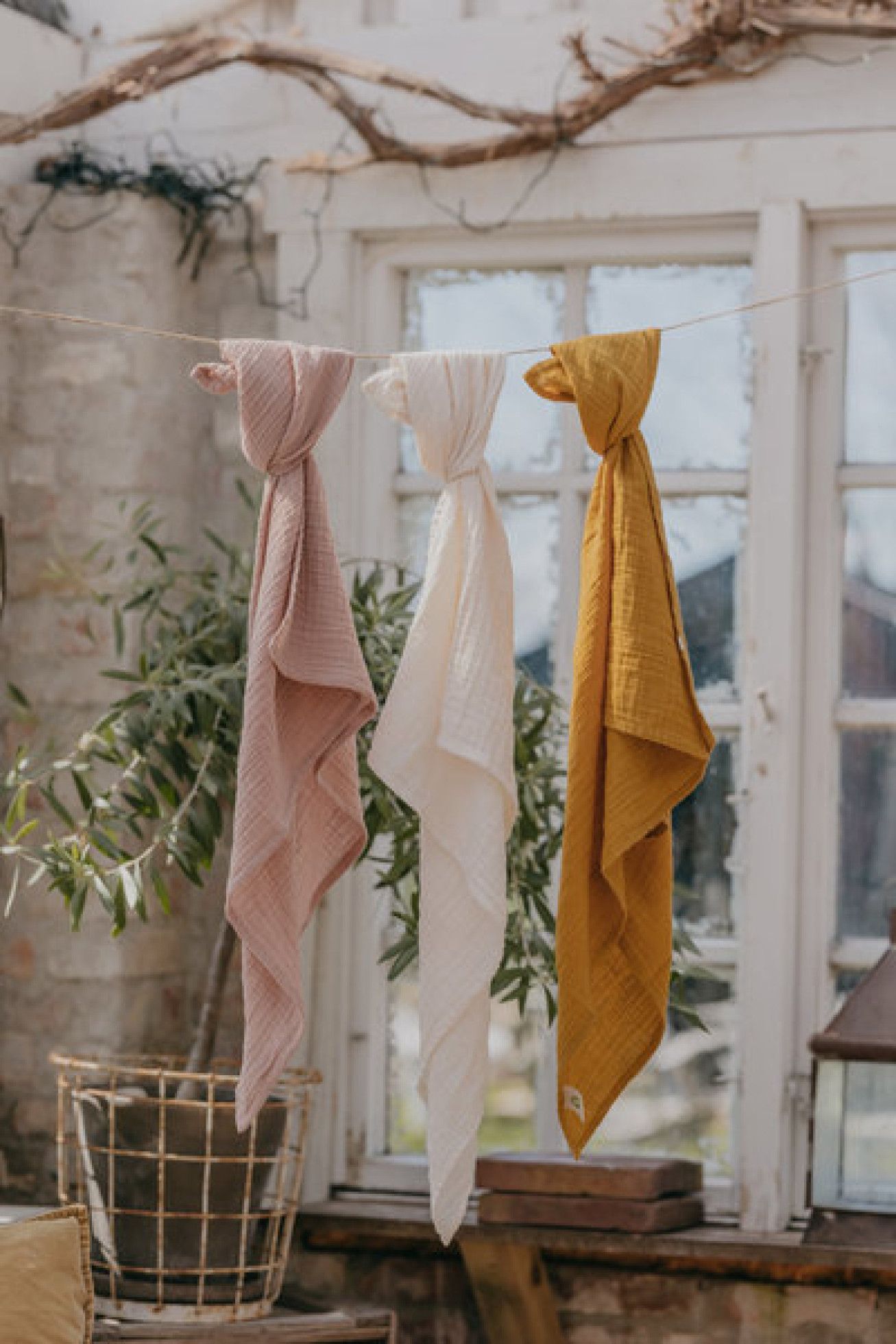 Muselina Swaddle 120x120 cm Sand - BIBS 2