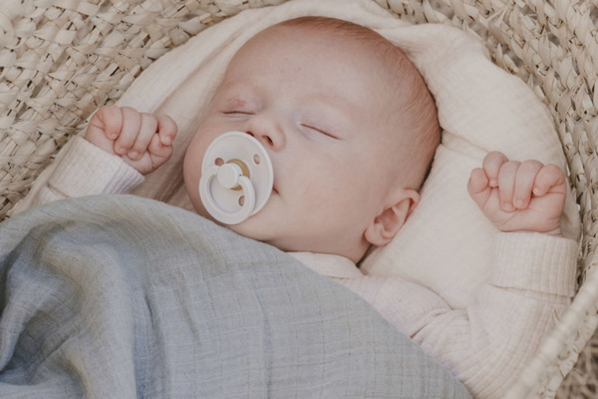 Muselina Swaddle 120x120 cm Sand - BIBS 3
