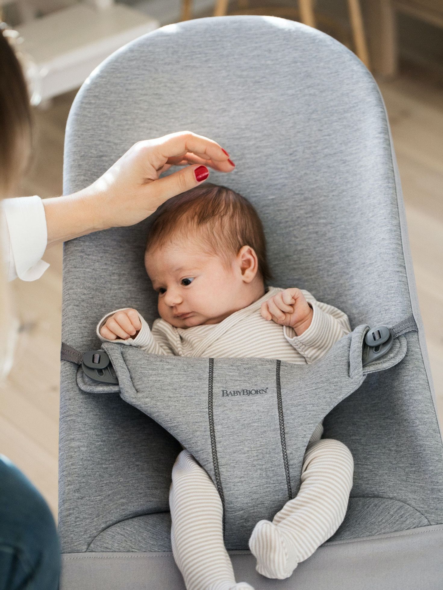 Balansoar Bliss Light Grey 3D Jersey, cu bara de jucarii inclusa - BabyBjorn 9