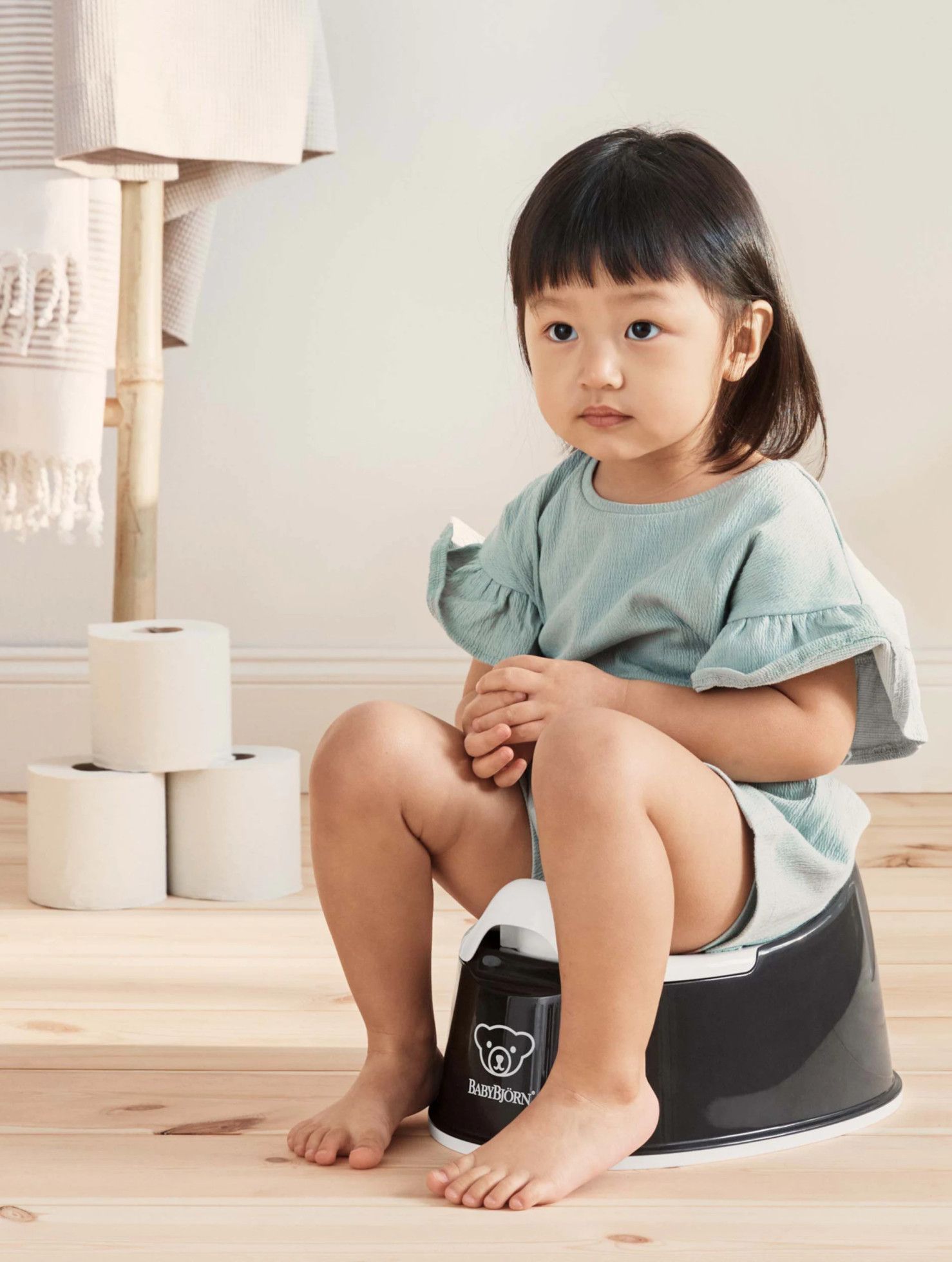 Olita Smart Potty Black/White - BabyBjorn 9