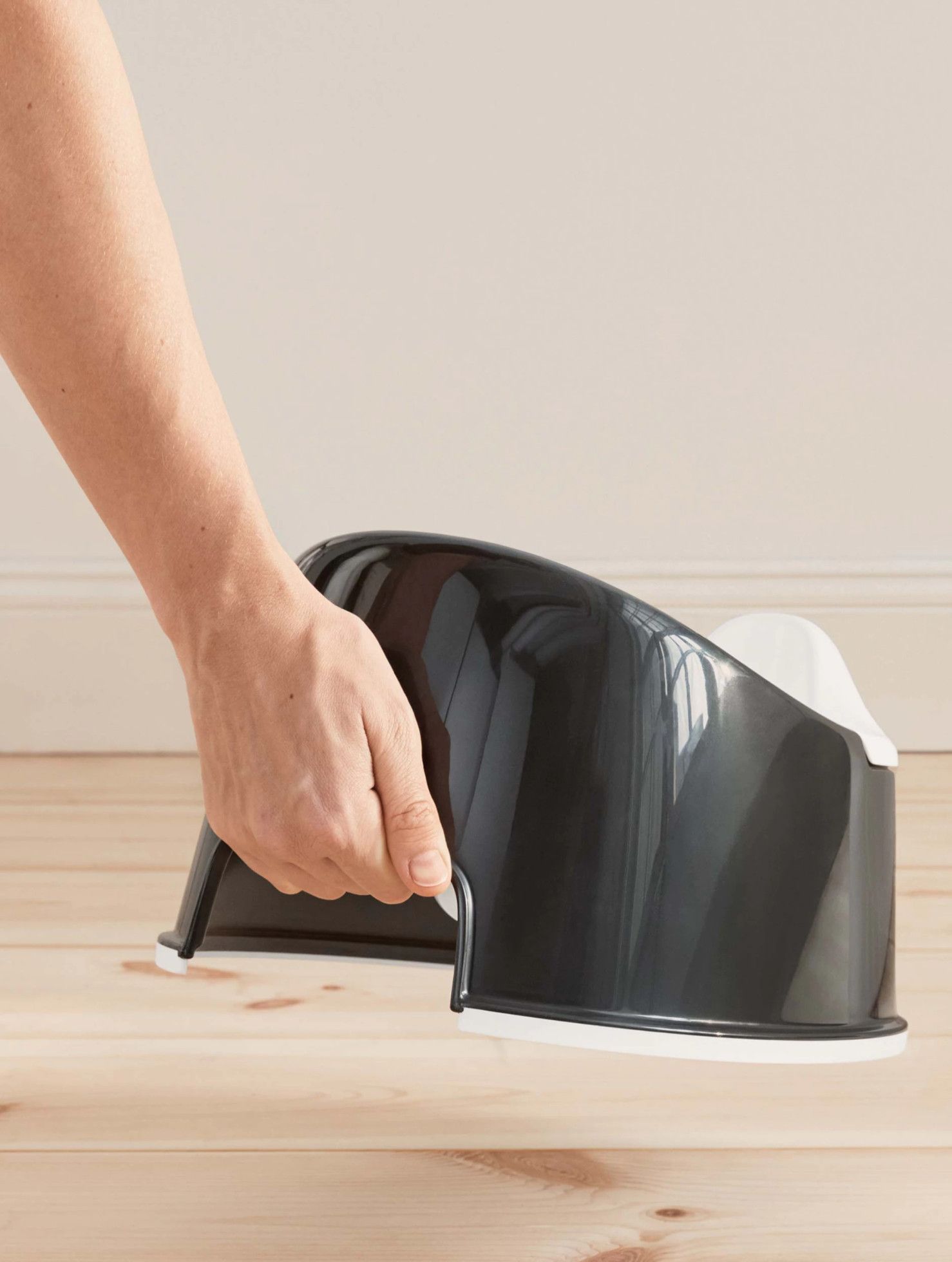 Olita Smart Potty Black/White - BabyBjorn 5